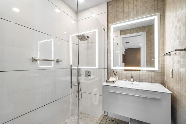 Building Photo - 3506 NW Clubside Cir