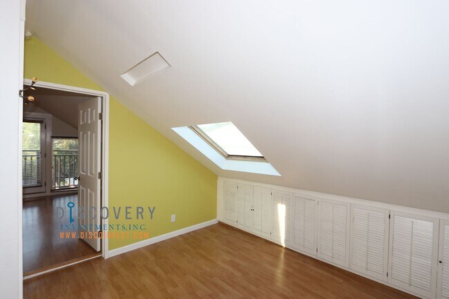 Building Photo - Charming South Berkeley Home for Lease
