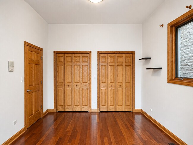 Building Photo - 1644 W Le Moyne St