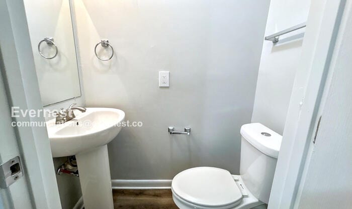 Building Photo - 2168 Rexford Dr