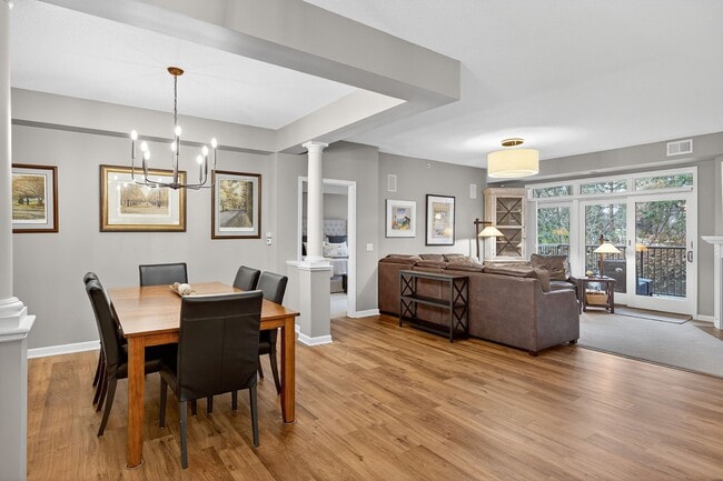 Building Photo - 5250 Grandview Square