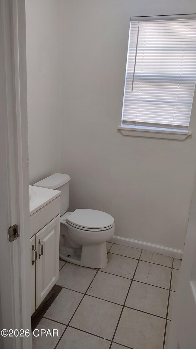 Building Photo - 6204 Pinetree Ave