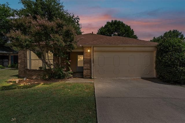 Building Photo - 841 Country Club Pl