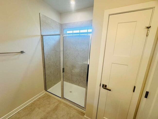 Building Photo - 9904 Oaklawn Blvd NW