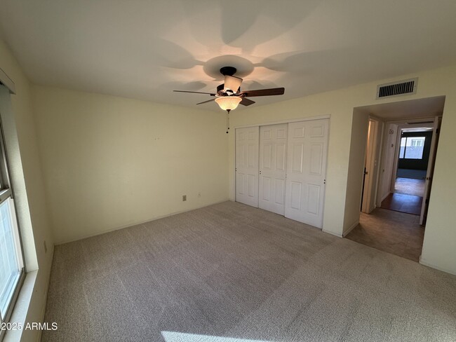 Building Photo - 10402 E Regal Dr