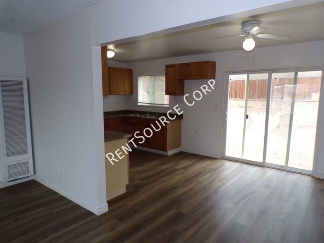 Building Photo - 1820 Calico Dr