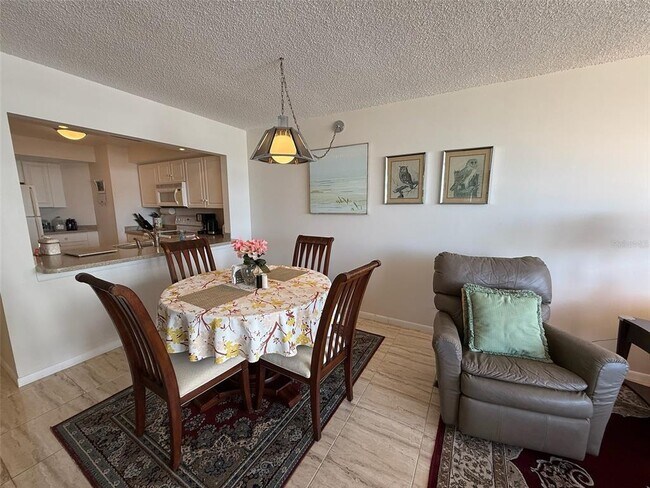 Building Photo - 6279 Sun Blvd