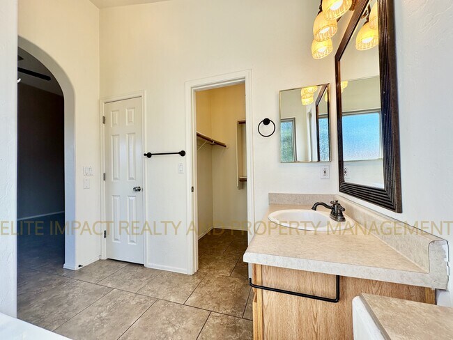 Building Photo - 8999 E Marci Lynne Way