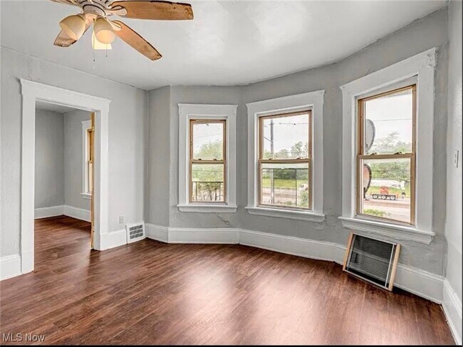 Building Photo - 3635 E 49th St