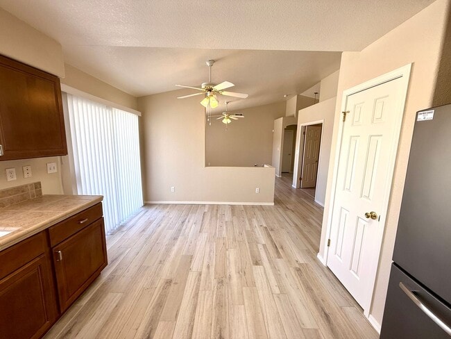 Building Photo - Charming 2 Bed, 2 Bath Home with Open Floo...