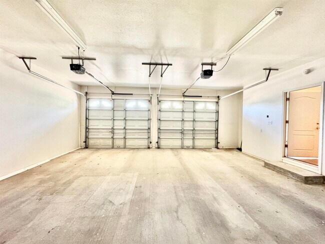 Building Photo - 807 Fresno St