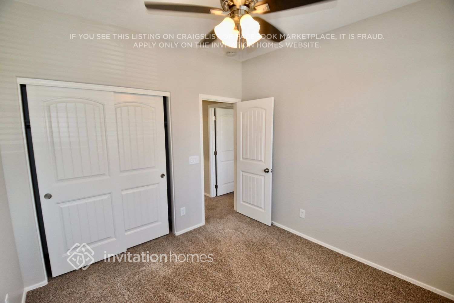 Building Photo - 3523 S Swan Dr