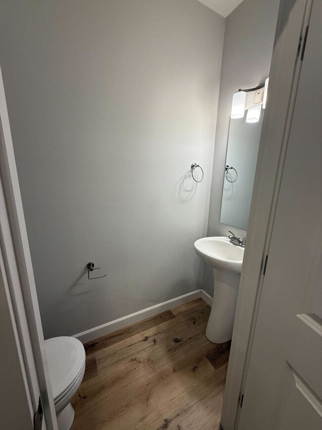 Building Photo - Beautiful 3Bd/2.5Ba Salmon Creek Home!