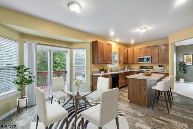 Building Photo - 89 Hill Hollow Rd