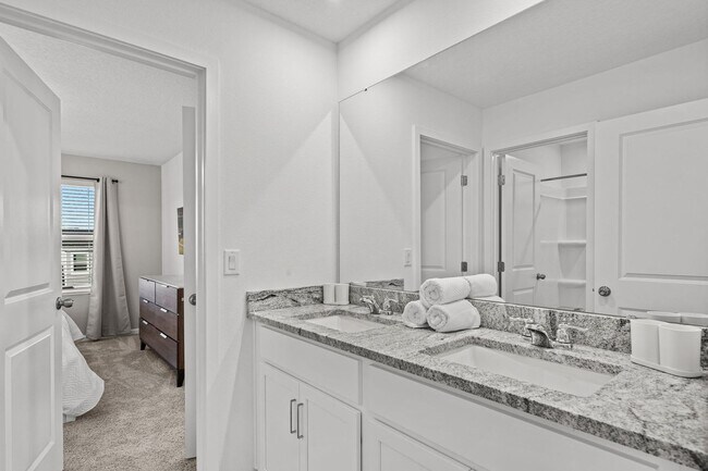 Building Photo - 9206 Seascape Cv