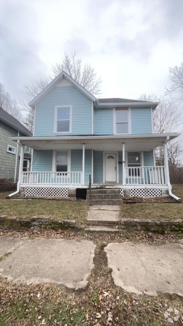 Building Photo - Large Front Porch