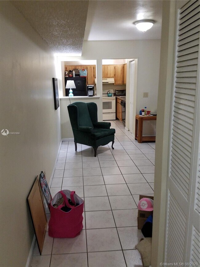 Building Photo - 10724 Royal Palm Blvd