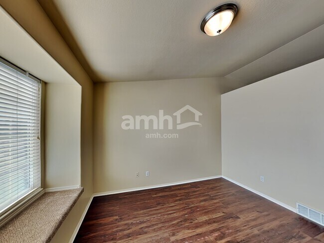 Building Photo - 643 N 1725 W