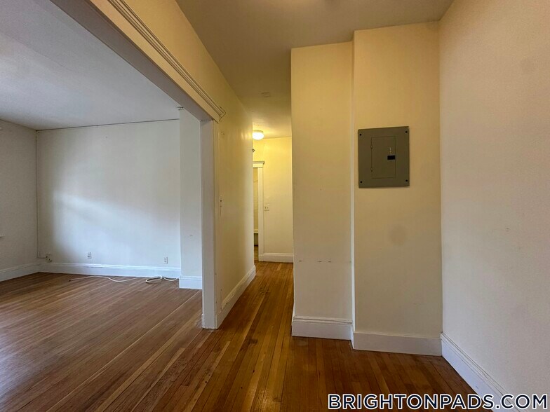 Building Photo - 127 Washington St