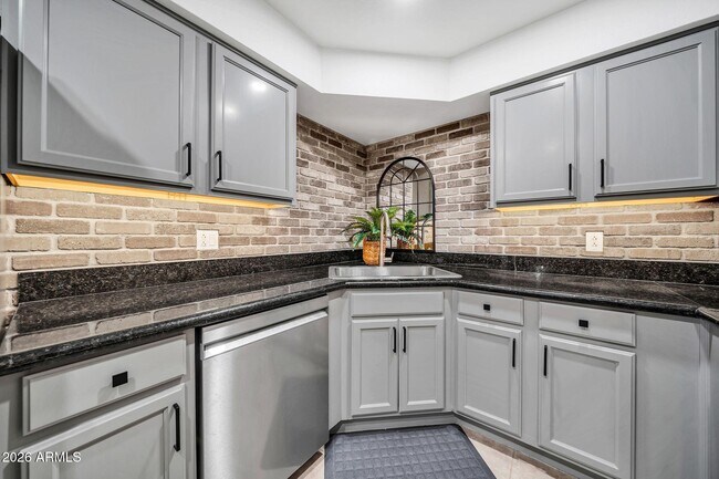 Building Photo - 8787 E Mountain View Rd