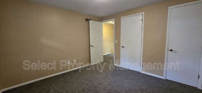 Building Photo - 7001 Blake Dr
