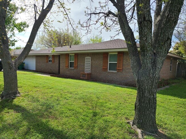 Primary Photo - 1507 Linda St