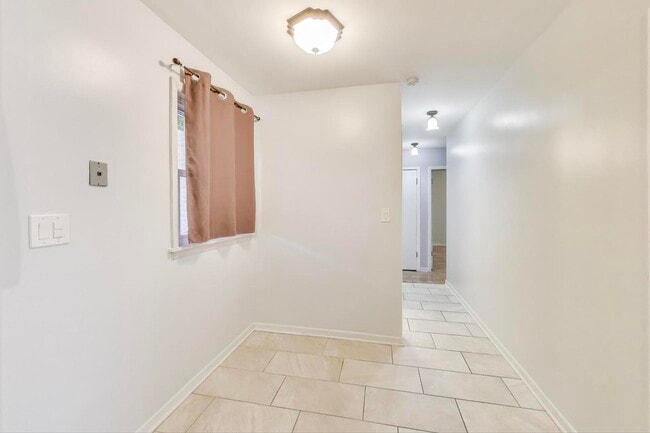 Building Photo - 4257 Oakton St