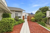 Building Photo - 1802 Ponca Ct