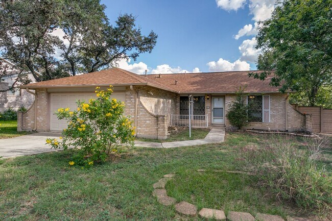 Building Photo - Charming 3-bedroom, 2 bath home in desirab...