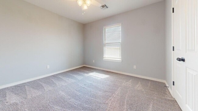 Building Photo - 12580 NE Meers Porter Hill Rd