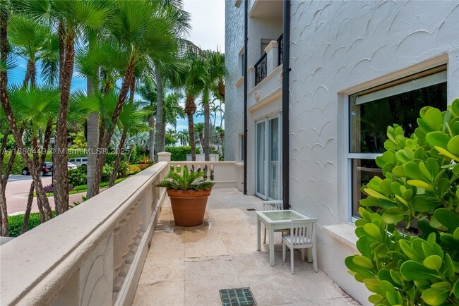 Building Photo - 2514 Fisher Island Dr