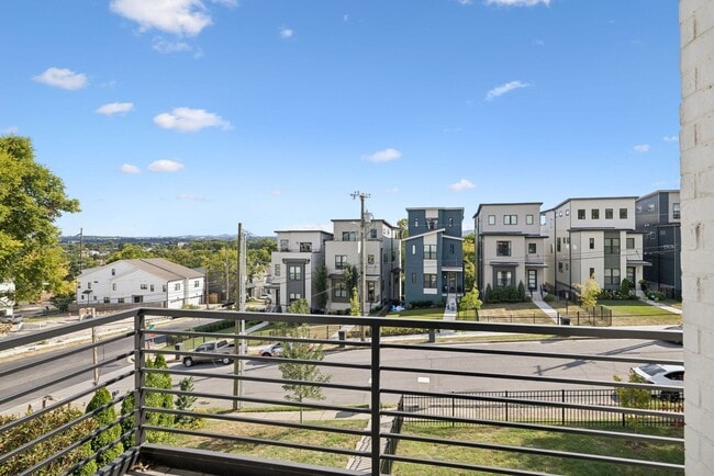 Building Photo - Experience elevated living in this beautifully crafted brick residence located in the heart of Ed...