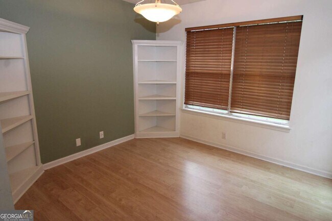 Building Photo - 107 Shearman Way