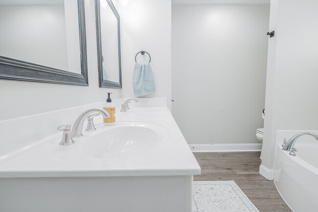 Building Photo - 104 Jubilee Pl