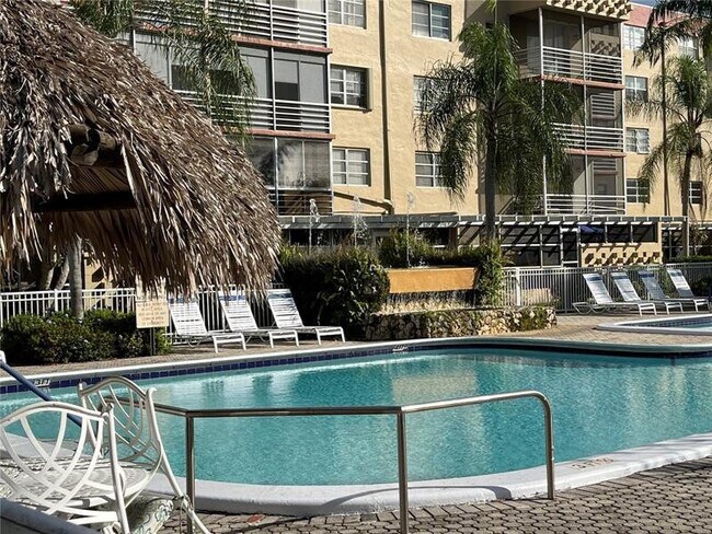 Building Photo - 404 NW 68th Ave