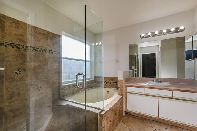 Building Photo - 1130 Ozark Ct