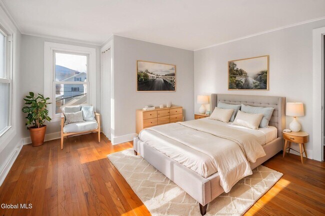 Building Photo - 232 Main St