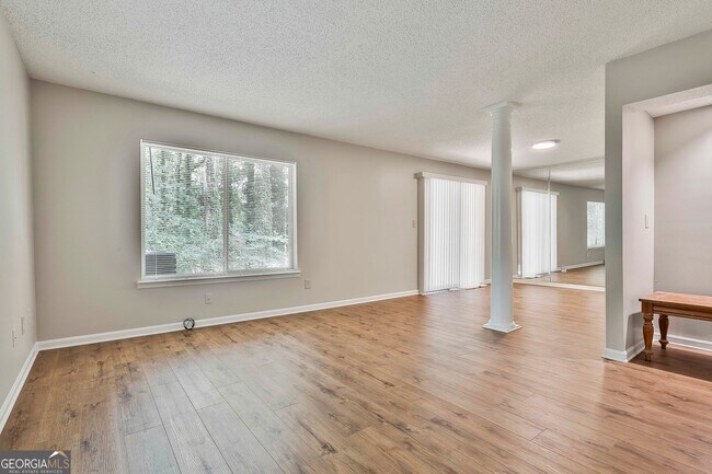 Building Photo - 36 Cobblestone Creek