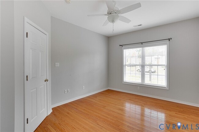 Building Photo - 6817 Kensington Ave