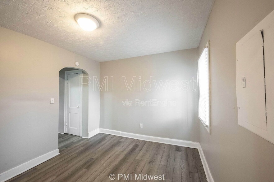 Building Photo - 2932 N Dearborn St