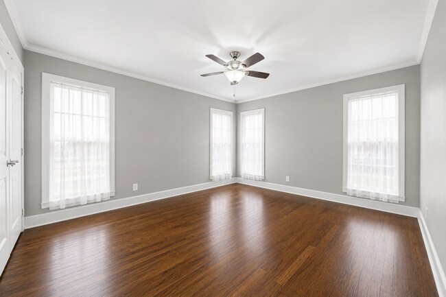 Building Photo - Ridglea Hills Living at Its Finest—Where Timeless Charm Meets Modern Style.