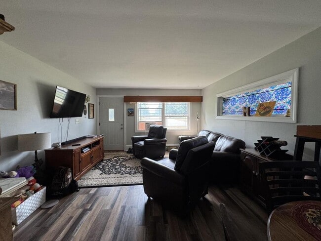 Building Photo - 1634 Hill Ave