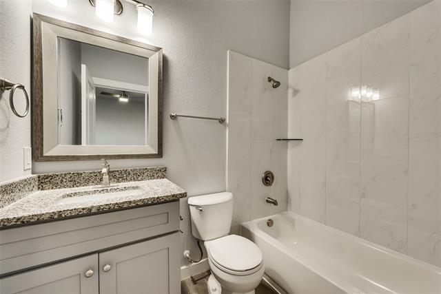 Building Photo - 5849 Rivendell Dr