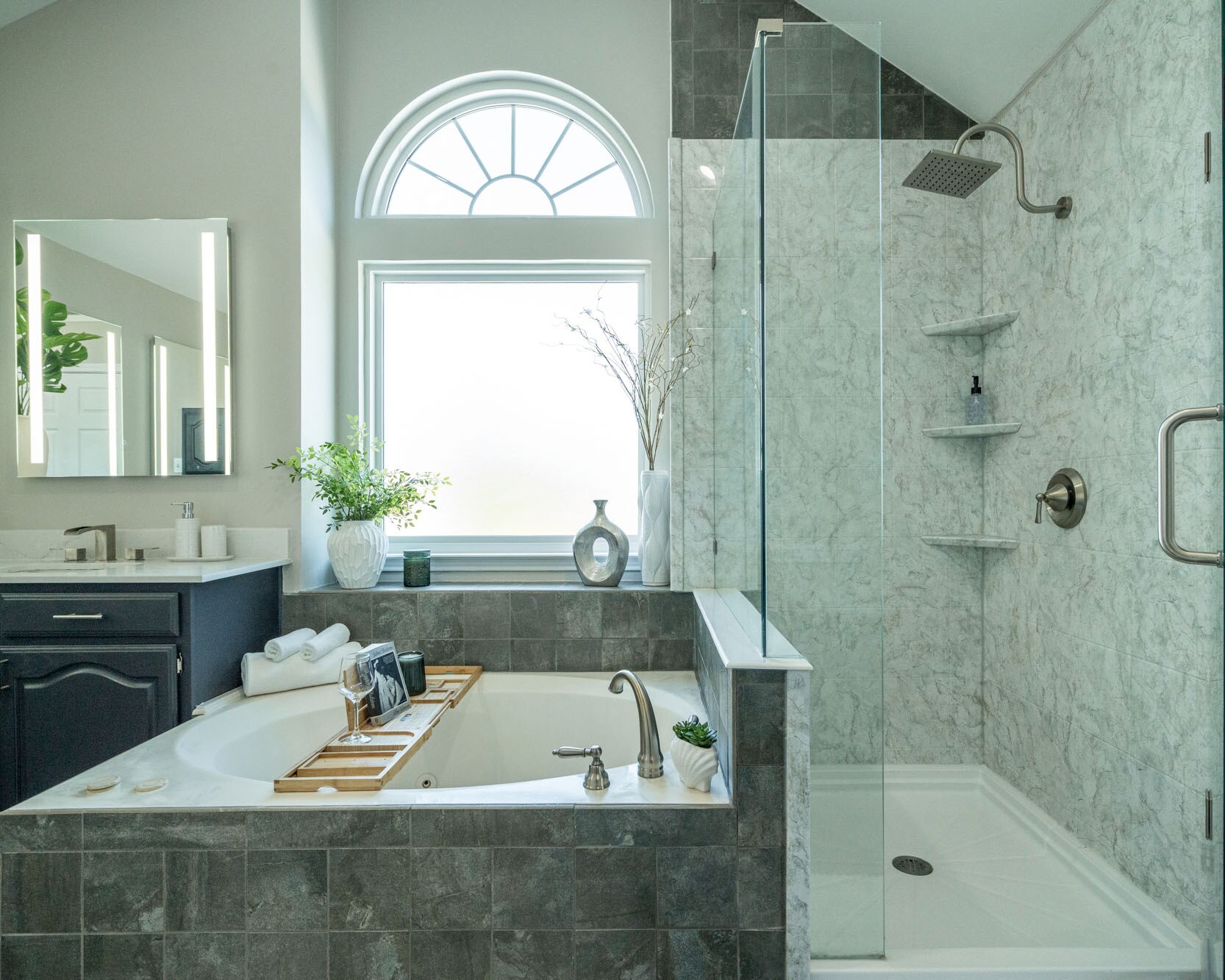 Master Bathroom - 707 Cottonwood Bend Dr