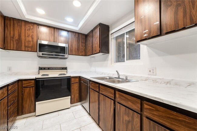 Building Photo - 1675 Jupiter Ct