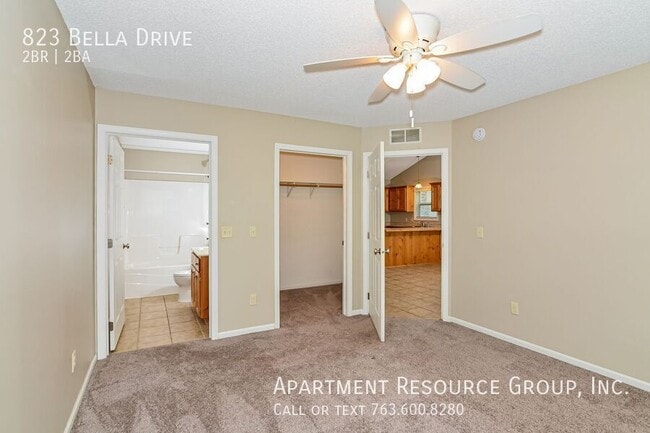 Building Photo - 823 Bella Dr