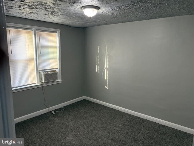 Building Photo - 7243 Holabird Ave