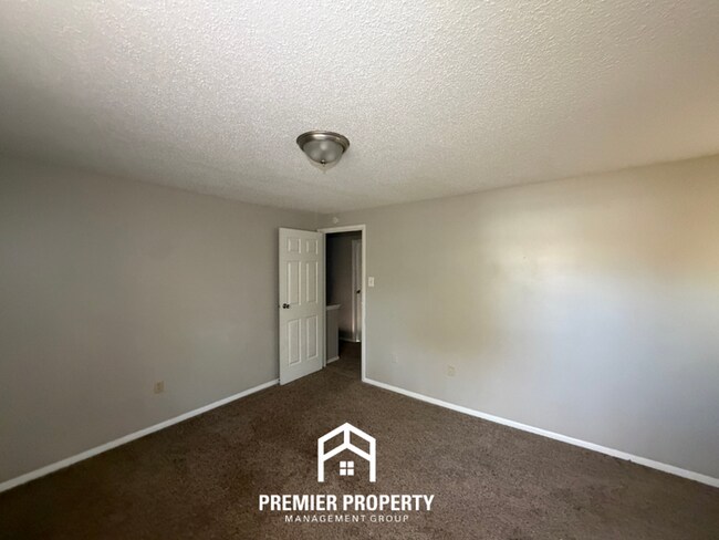 Building Photo - 7057 Catalpa Hill Cove