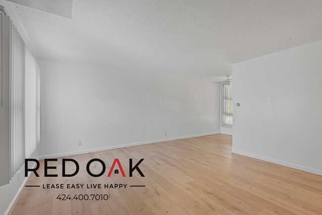 Building Photo - 8619 Belford Ave