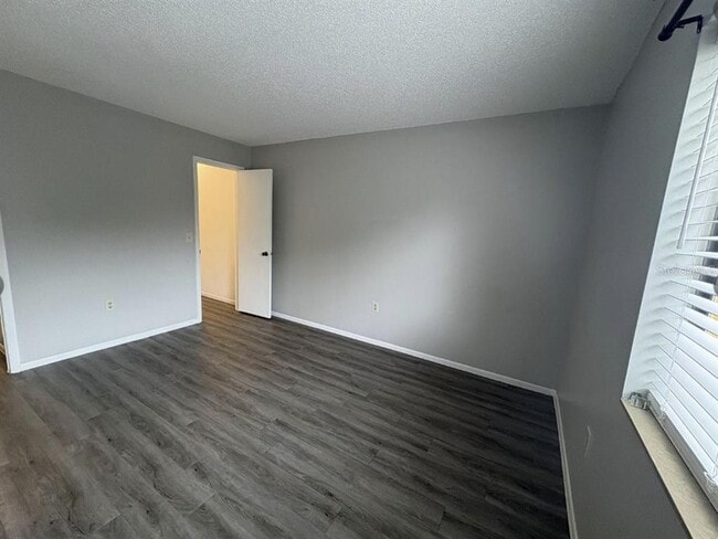 Building Photo - 2683 Oak Park Way
